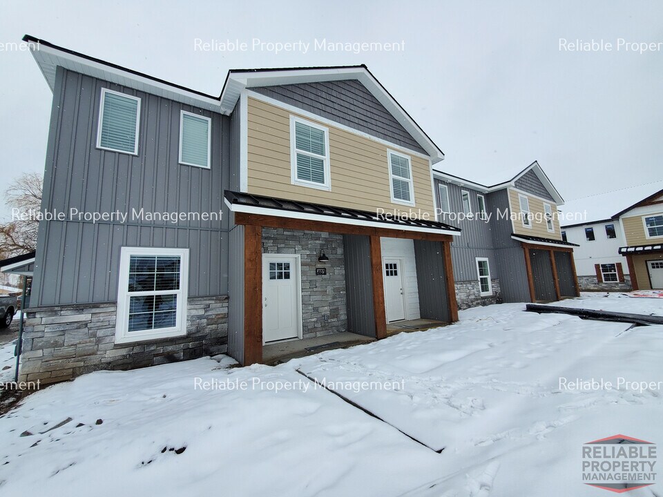 359 N 3rd W, Unit 404 in Rigby, ID - Foto de edificio