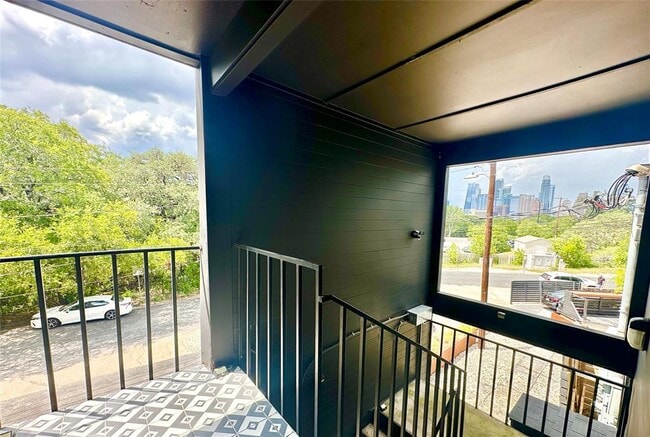 201 Academy Dr in Austin, TX - Foto de edificio - Building Photo