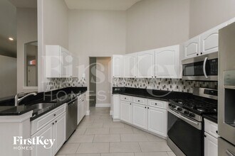 7536 Regents Garden Way, Unit 2607 in Apollo Beach, FL - Building Photo - Building Photo