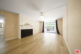421 La Fayette Park Pl in Los Angeles, CA - Building Photo - Building Photo