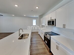 4231 Halo Hollyhock St in Las Vegas, NV - Building Photo - Building Photo