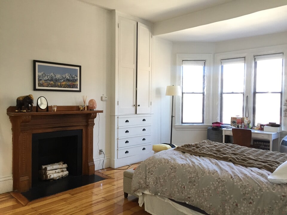 354 Marlborough St, Unit 5 in Boston, MA - Building Photo