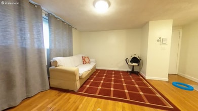 107 Gordon St in Boston, MA - Foto de edificio - Building Photo