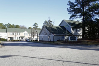 Village of New Hope Apartment Homes in Raleigh, NC - Foto de edificio - Building Photo