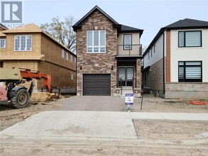 249 Wesley Blvd in Cambridge, ON - Building Photo - Building Photo