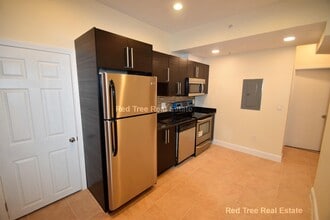 1163 Beacon St in Brookline, MA - Foto de edificio - Building Photo