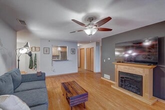 102 Prairie Heights Dr, Unit 416 in Verona, WI - Building Photo - Building Photo