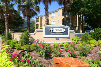 Estates at Fountain Lake in Stafford, TX - Foto de edificio - Building Photo