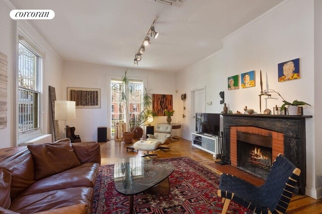 property at 158 S Oxford St