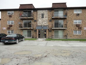 416 Cornell Ave in Calumet City, IL - Foto de edificio - Building Photo
