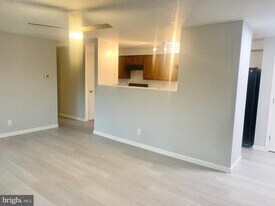 5 Cranberry Ct in Evesham, NJ - Building Photo