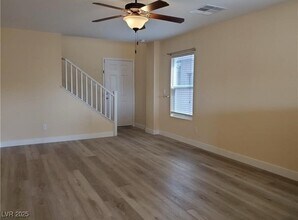 8775 Autumn Teal Ave in Las Vegas, NV - Building Photo - Building Photo
