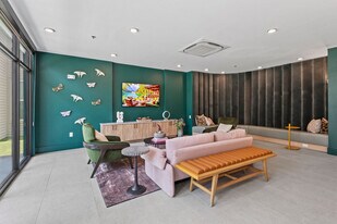 596 W 9th St in Dallas, TX - Building Photo