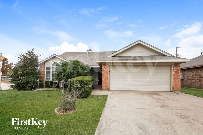 901 Meadow Cir N in Keller, TX - Building Photo