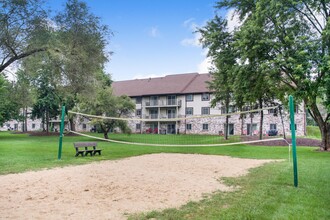 Valley View Apartments in Fitchburg, WI - Foto de edificio - Building Photo