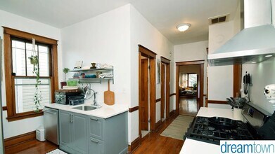 2524 W Palmer St in Chicago, IL - Building Photo - Building Photo