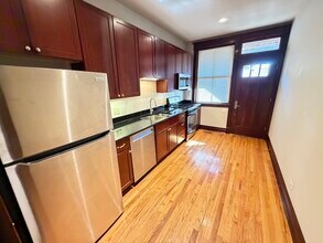 2107 W North Ave, Unit 1 in Chicago, IL - Building Photo - Building Photo