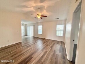 425 Tree Ct in Holly Ridge, NC - Building Photo - Building Photo