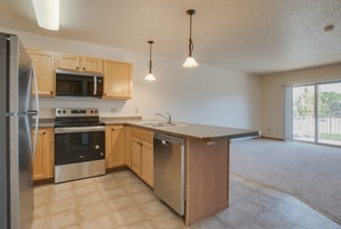 Kassenborg Apartments in Moorhead, MN - Building Photo