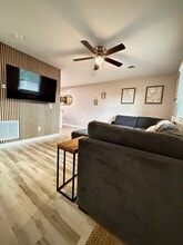 18 Southeast Court in Morgantown, WV - Foto de edificio - Building Photo