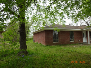 400 Oregon Trail in Monroe, LA - Foto de edificio - Building Photo