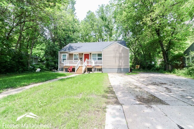 626 Bertrand St in Manhattan, KS - Building Photo - Building Photo