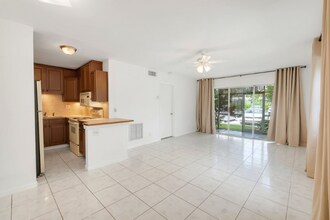 3040 NE 16th Ave in Oakland Park, FL - Building Photo - Building Photo