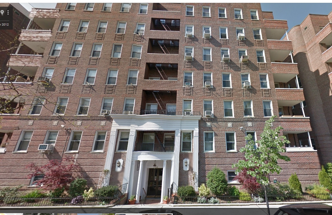7540 Austin St in Forest Hills, NY - Building Photo