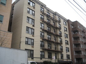43-23 Ithaca St in Flushing, NY - Building Photo