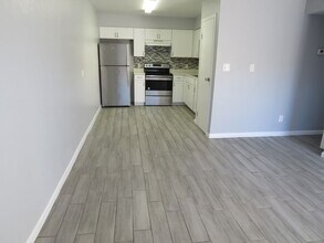 2726 E Tierra Buena Ln-Unit -Apt. 3 in Phoenix, AZ - Building Photo - Building Photo
