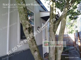 2116 NE 85th St in Seattle, WA - Building Photo