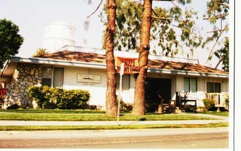 Greenhouse Apartments in Santa Ana, CA - Building Photo - Building Photo