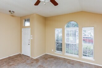7325 Meadows Dr N in Forest Hill, TX - Building Photo - Building Photo