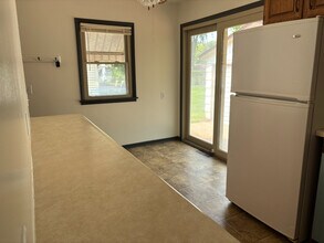 2544 Glenn St in Bettendorf, IA - Building Photo - Building Photo