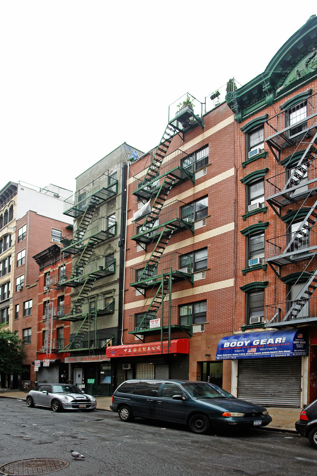 25 Orchard St in New York, NY - Building Photo - Building Photo