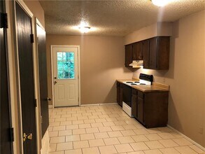 605 N Betty Jo Dr, Unit 2 in Fayetteville, AR - Building Photo - Building Photo