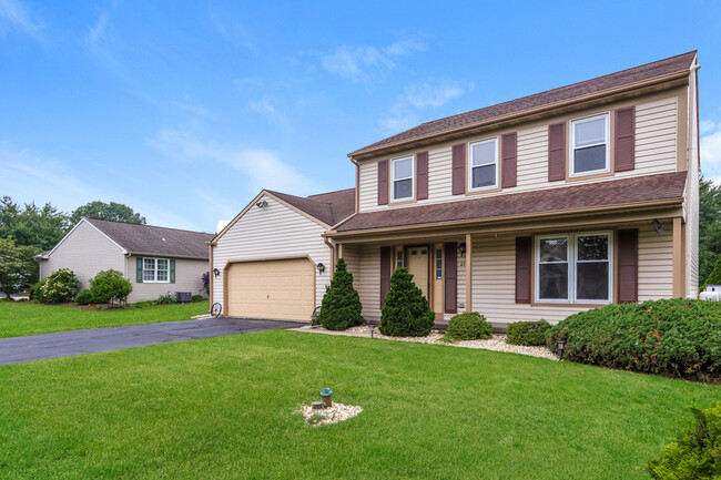 214 Mentzer Ave in New Holland, PA - Foto de edificio - Building Photo