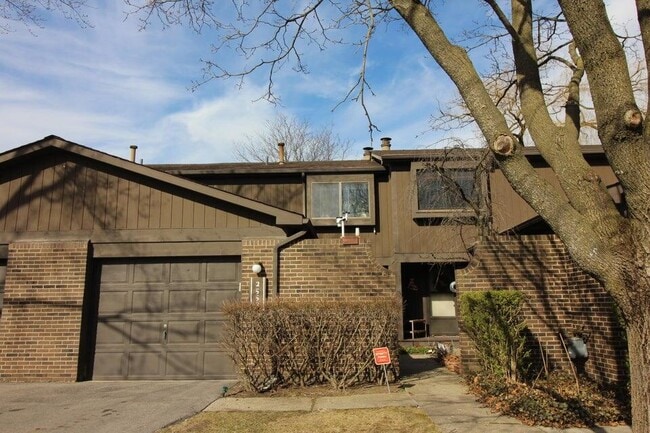 property at 2553 Meade Ct