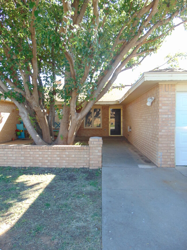 9605 Avenue X in Lubbock, TX - Building Photo - Building Photo