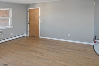 191 N Beverwyck Rd in Parsippany Troy Hills, NJ - Building Photo - Building Photo