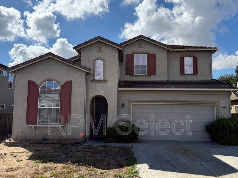 8258 Lauffer Way in Elk Grove, CA - Building Photo