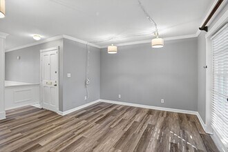 80 Montre Square NW in Atlanta, GA - Building Photo - Building Photo