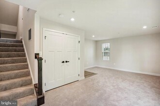 19753 Grn Vlg Dr in Montgomery Village, MD - Building Photo - Building Photo