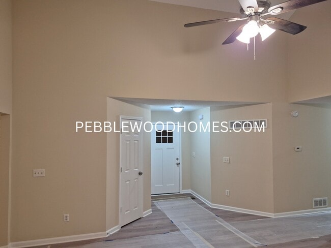 2599 Candler Way SW in Marietta, GA - Foto de edificio - Building Photo