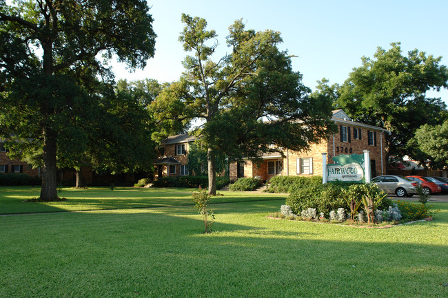 Fairwood Apartments in Dallas, TX - Foto de edificio - Building Photo