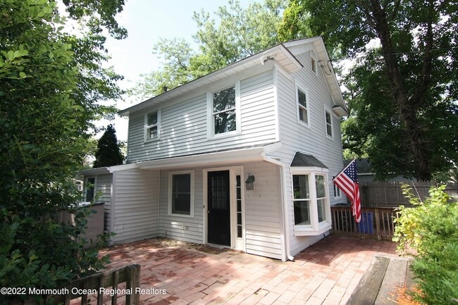 property at 15-17 E Lincoln Ave