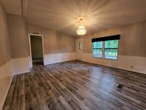 5380 NW 191st Pl in Reddick, FL - Building Photo - Building Photo