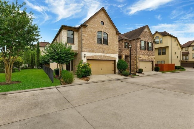 property at 2725 King's Retreat Cir