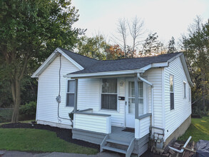 163 N Mecca St in Cortland, OH - Building Photo - Building Photo