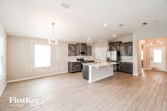 8041 Arctic Fox Rd in Jacksonville, FL - Building Photo - Building Photo